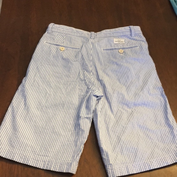 Vineyard Vines seersucker shorts. - Picture 3 of 4